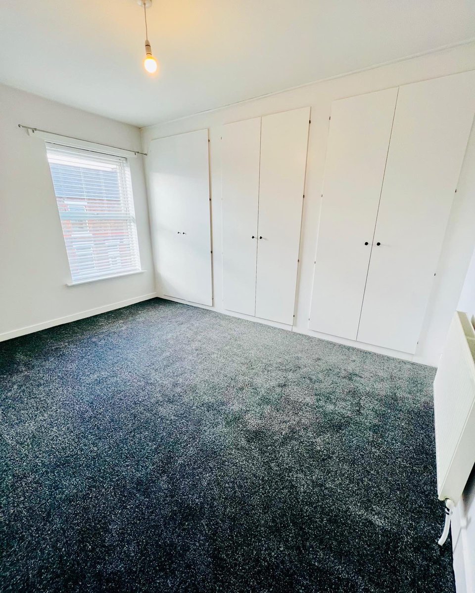 🚨AVAILABLE TO LET🚨

🔨 Recently refurbished 

✅ Brand new washing machine and fridge freezer included

🏠 2-Bedroom terraced 

👗 Fitted wardrobes 

💴 £700 PCM 

For more information please call 01925243366 or email info@jamespeacockproperty.co.uk