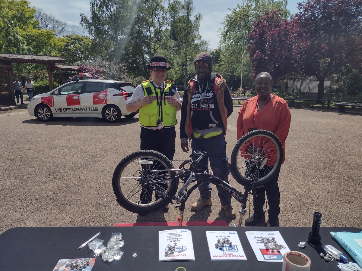 LBHF's tweet photo. Reduce your risk of theft by getting your bike security-marked and registered with @bikeregister. 

On Wednesday, come along to Bishops Park between 2pm-4pm and get your bike marked for FREE.

More info on bike marking can be found here: https://t.co/CL1M90gNTd https://t.co/XU7CgwRHOm