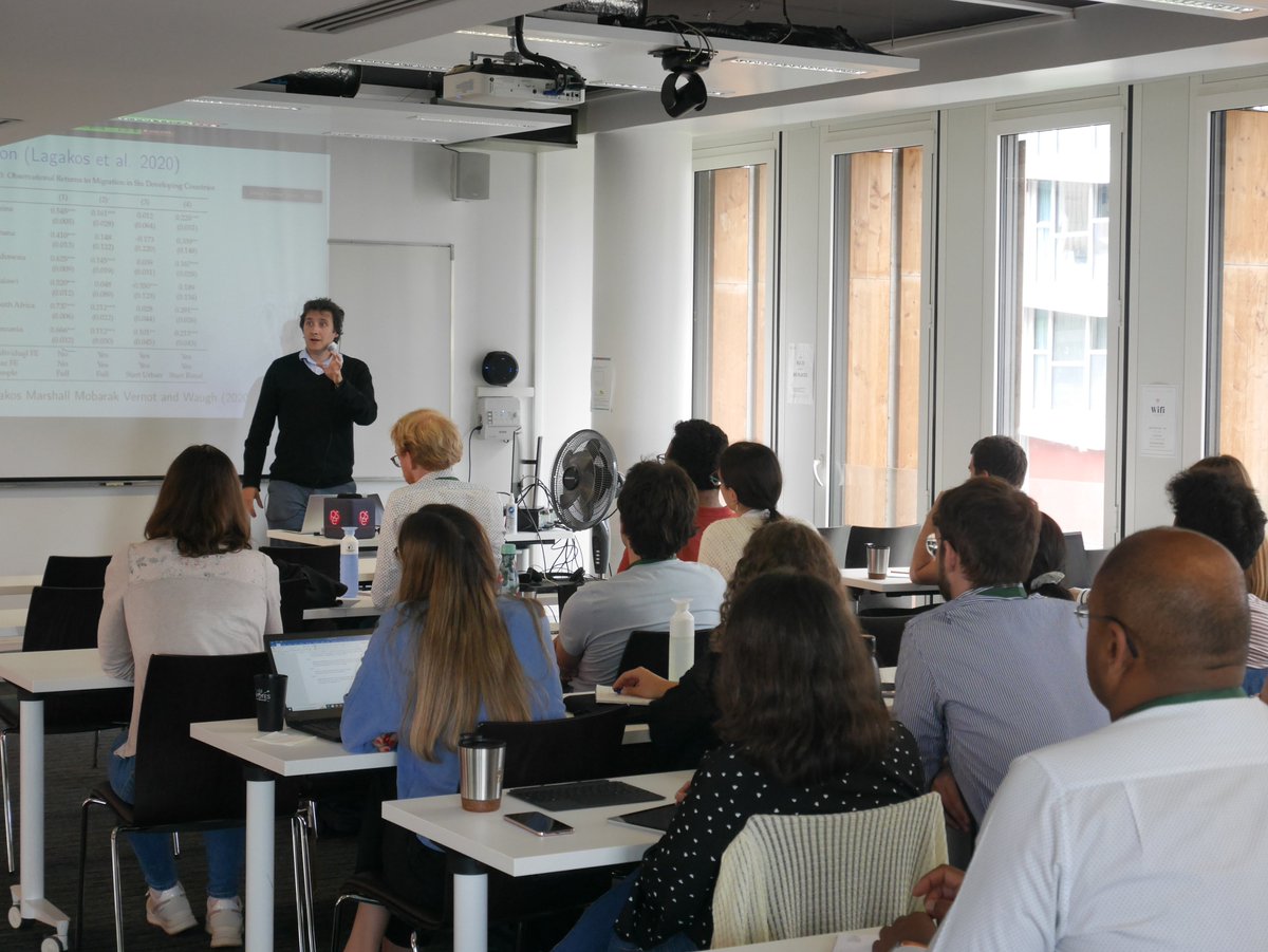 PSEinfo's tweet image. 🎓 #PSESUMMERSCHOOL2022 | We are excited to welcome students from all around the word for the second week of our Summer School! ☀️

For this second week, the trainings studied are: #DEVPT, #EXPECO, #MACRO and #MIGRATION.

Have a good week! 📚