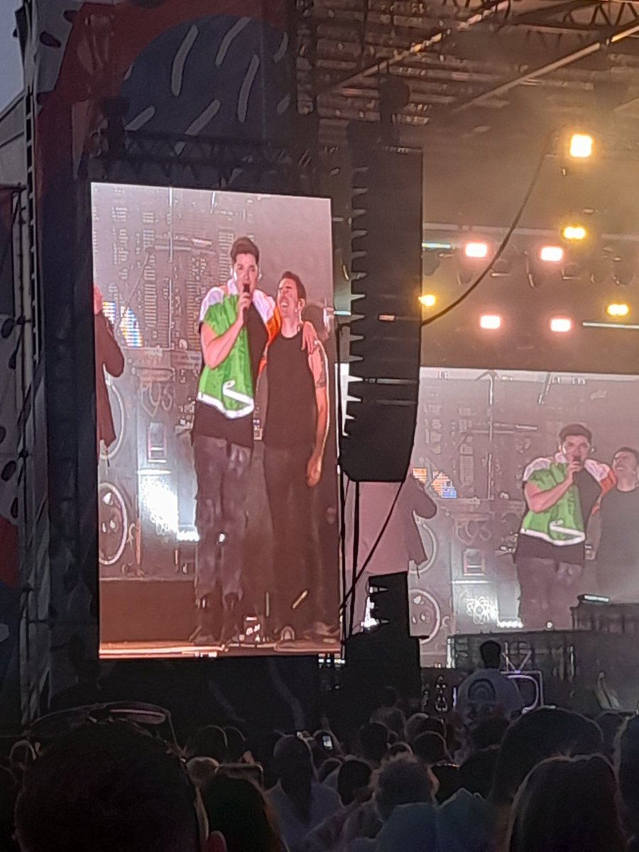 NIAMH_166's tweet photo. "So did ya do anything for the weekend?" 
Me: oh just ..
FRIDAY:
@picturethis @TheVampsbands
SUNDAY:
@thescript
@BeckyHill 
What a weekend that was!
It's great to have big live music in cork keep the concerts coming!!🎶🤩🤟 @mcd_productions @aikenpromotions 
#MusgravePark https://t.co/BWmZKXLMCc