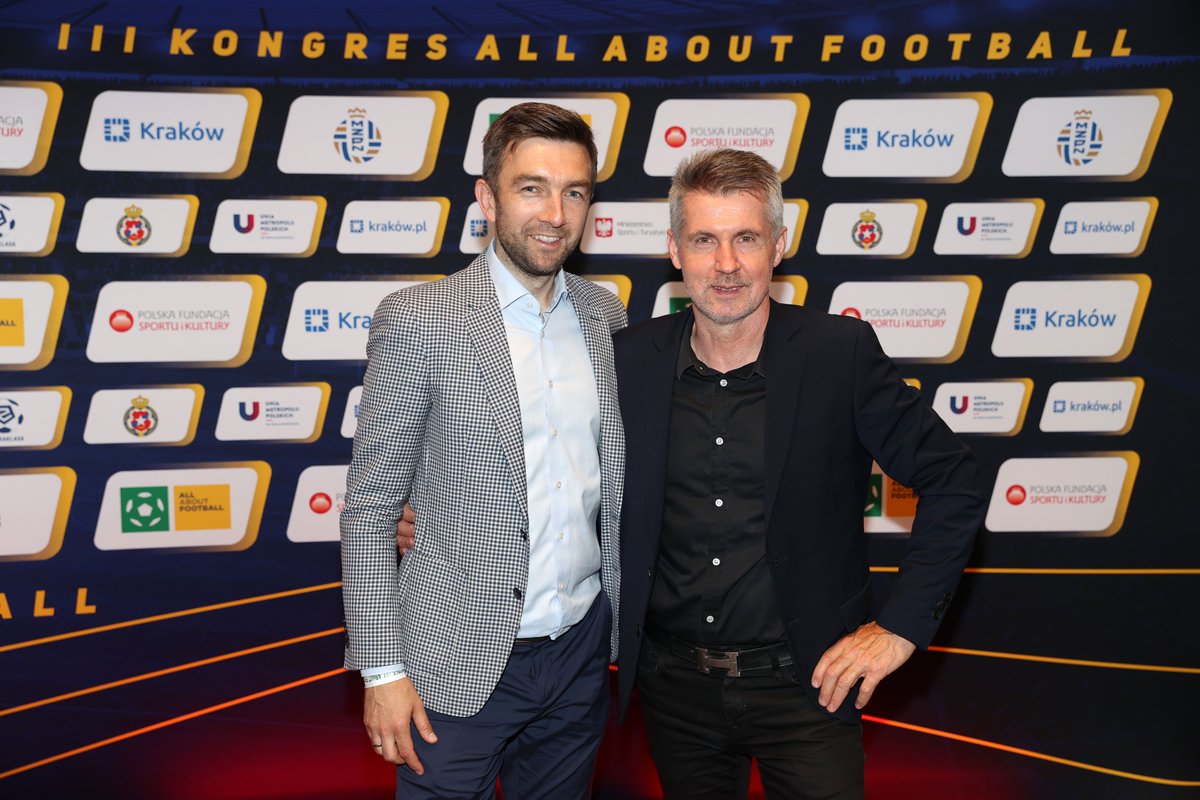 filip_surma's tweet photo. III Kongres #allaboutfootball, 2 dni teorii i praktyki: Coaching, Neuronauka, Indywidualizacja, Safeguarding, Constraining: @WatfordFCAcad , #JimmyGilligan, @sallyneed3, @PStewy103 , @JacekPobiedzin1 , @Pavfunball #RichardJohnson #ColinRead. Brawo @TomaszZabielsk za organizację👏 https://t.co/ybAoBpJxkb