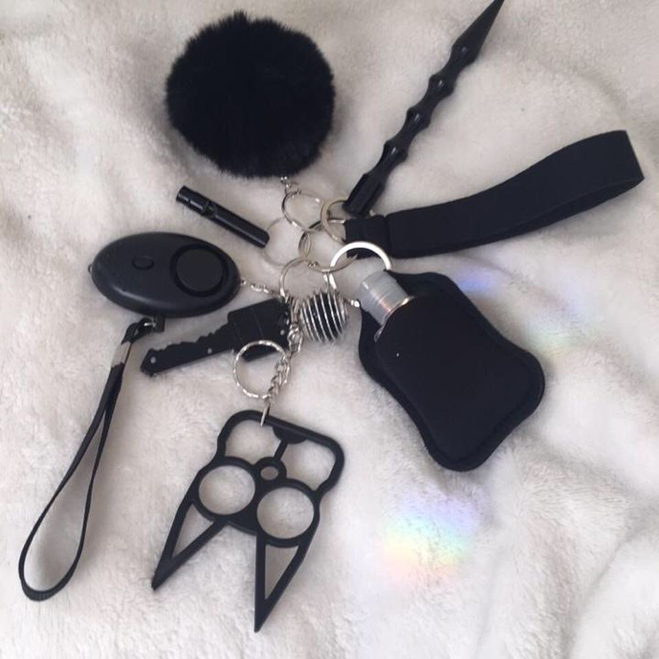 IAmAlphaGoddess's tweet photo. Check out what I'm selling on my @Depop shop 💸 help a gal out 🥰😘  https://t.co/1xRC50ZraX https://t.co/fsfTJhdbYO