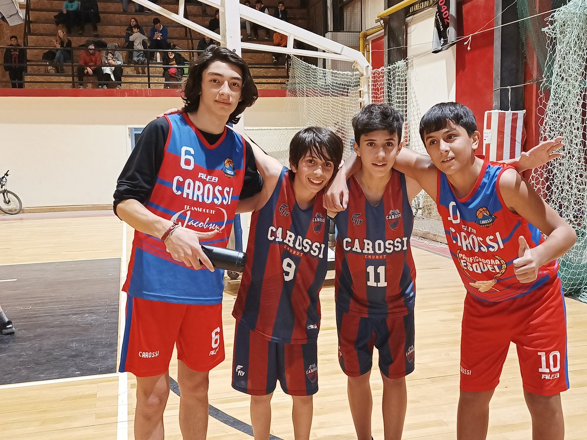 DarioCarosso's tweet photo. @CarossiBasquet jugo este fin de semana en el Pioneros del 30. Casa del Albi con Independiente de Trelew e @IndepDepEsquel 
Carossi clasificó a instancia zonal en los EVITA. @MJCsso @CarossoRodolfo @GermanTw15 https://t.co/XaPu2Z4U4t