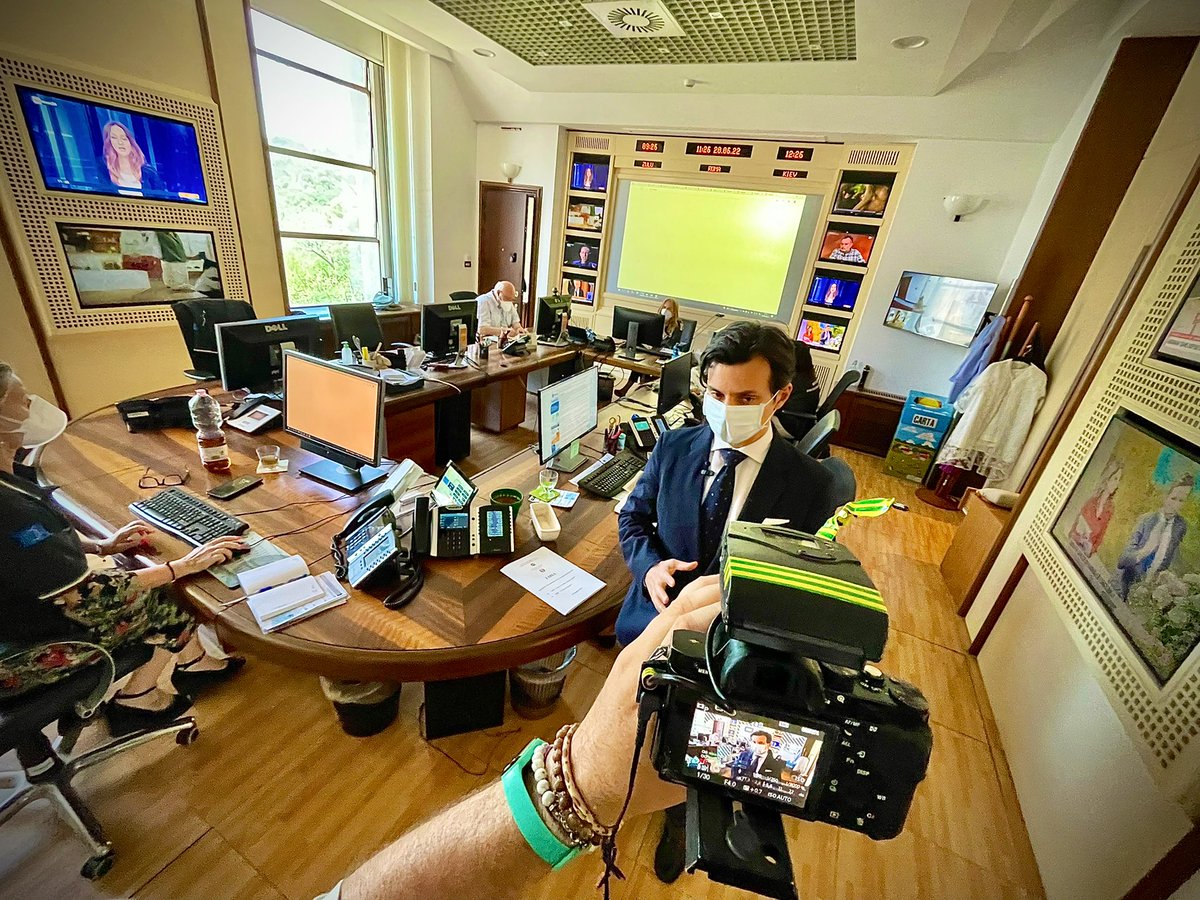 DPbox's tweet photo. Riprese per @confartigianato Imprese al Capo Unità di #crisi della #Farnesina, Ambassiatore @minasio #UnitadiCrisi #MAECI gentilissimo, grazie! 🙏 #minasi #italia @ItalyMFA @ItalyMFA_int https://t.co/2zozBhxWyu
