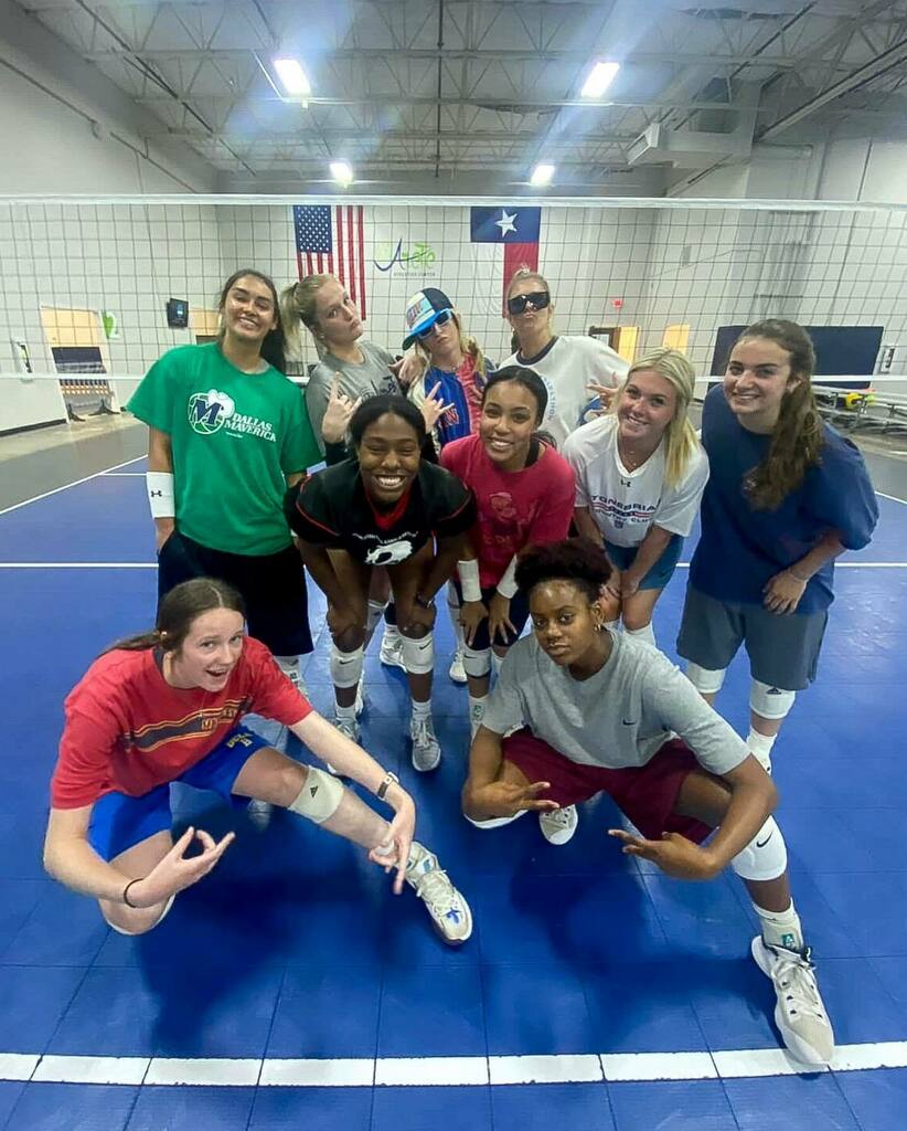 arete_athletics's tweet photo. 15NT & 17NT had some fun during their Nationals prep over the weekend! #AdamSandler #JerseyTheme
#HumbleAndHungry https://t.co/zH4ghIka86 https://t.co/r8QyQ30jqZ