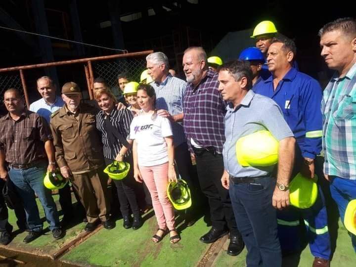 No dejo de sentirme orgulloso de mi presidente, siempre de frente y en la raíz del problema. 
Con <a href="/DiazCanelB/">Miguel Díaz-Canel Bermúdez</a> y por #Cuba hasta donde sea necesario. #CubaViveYTrabaja #CubaViveyVence
#GobMtz #MatancerosEnVictoria #Matanzas