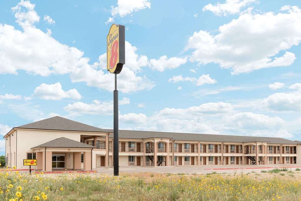 bizzerty's tweet photo. Gorgeous hotel property for sale now on Bizzerty!
Description: The Super 8 Colorado City is a budget-friendly hotel opened in 2015 and has been maintained in excellent condition. 
Check out the link below to learn more! 
https://t.co/0i0GziPhzj https://t.co/uSXJl2ZQ4j