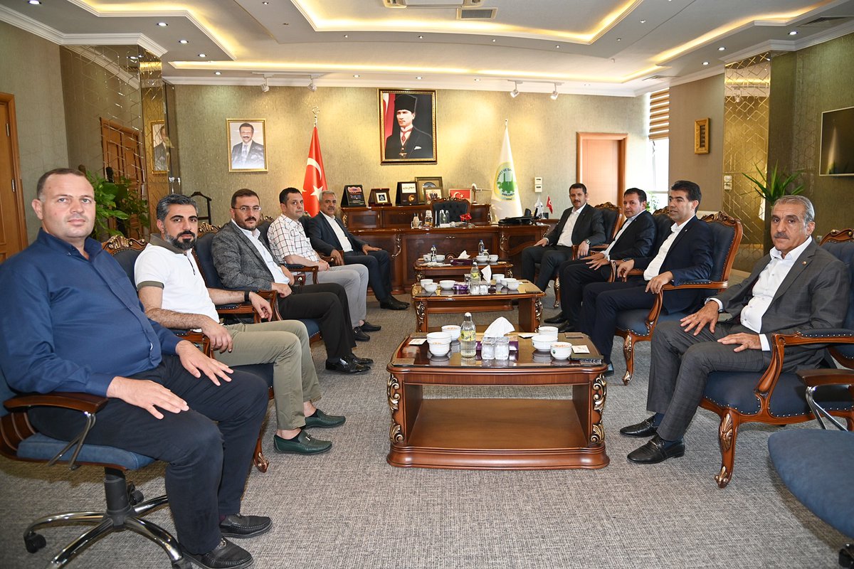 Valimiz Sn.<a href="/valisalihayhan/">Salih AYHAN</a>, Yönetim Kurulu Başkanımız Sn.<a href="/iHalilPeltek/">İbrahim Halil PELTEK</a>, Yönetim Kurulu Başkan Yrd.'larımız Sn.@mehmetyetim33, Sn.<a href="/selcukkarakus63/">Selçuk KARAKUŞ</a> ve Yönetim Kurulu Üyelerimizden oluşan Heyete, iade-i ziyarette bulundu. Sn.Peltek, ziyaretlerinden dolayı Vali Ayhan'a teşekkür etti.