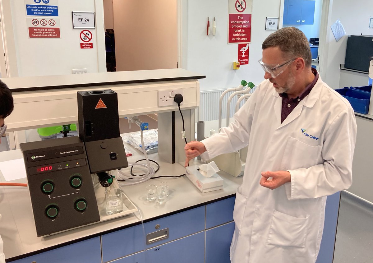 ScienceFife's tweet photo. A great day with the S6 @KirkcaldyHigh science students with our interactive CSI day. Pupils are learning about
forensics, crime reporting and crime scene analysis. Well done to all the students 🧬🧑🏽‍🔬🔬@fifecollege @DFESTBE #sciencefifecollege https://t.co/YLuKvQ47at