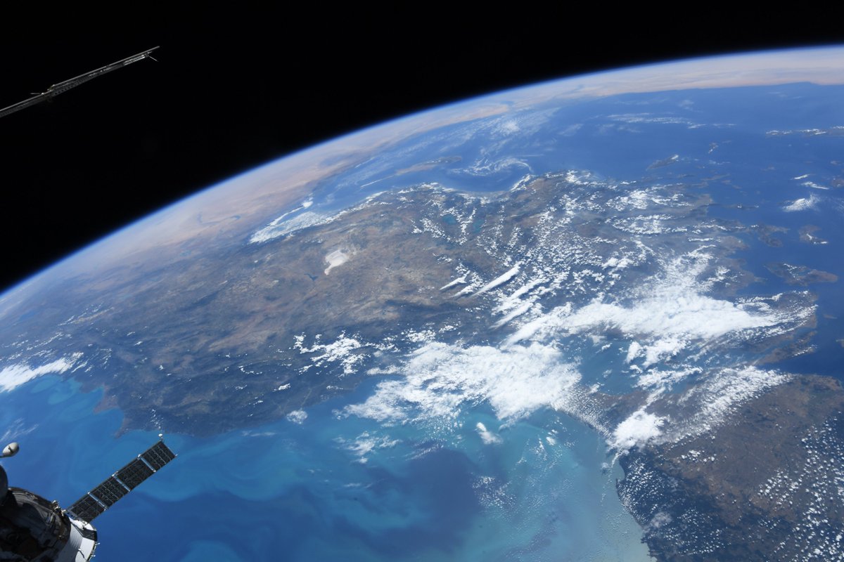 On #WorldRefugeeDay I want to thank and salute all countries, communities and individuals who welcome and help refugees. Because every Earthling deserves a home. #MissionMinerva