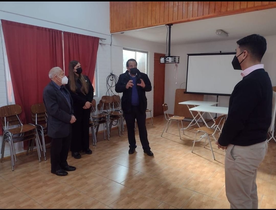 ➡️Luego de una reunión con el Delegado <a href="/luis_soto_perez/">Luis Soto Pérez</a>, representantes de <a href="/cenparorg/">Cenpar</a>
 visitaron la sede de la Unco de adultos mayores de #LaLigua📌 para gestionar en conjunto la visita de sus profesionales de la salud 🧑‍⚕️👩‍⚕️ para la atención de adultos mayores de la comuna.👏