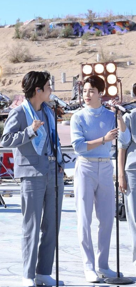 Antonel98035147's tweet photo. Sabrán perdonarme pero yo casi convulsiono
#vmin #JIMIN #TAEHYUNG https://t.co/b2LOYfFEZw