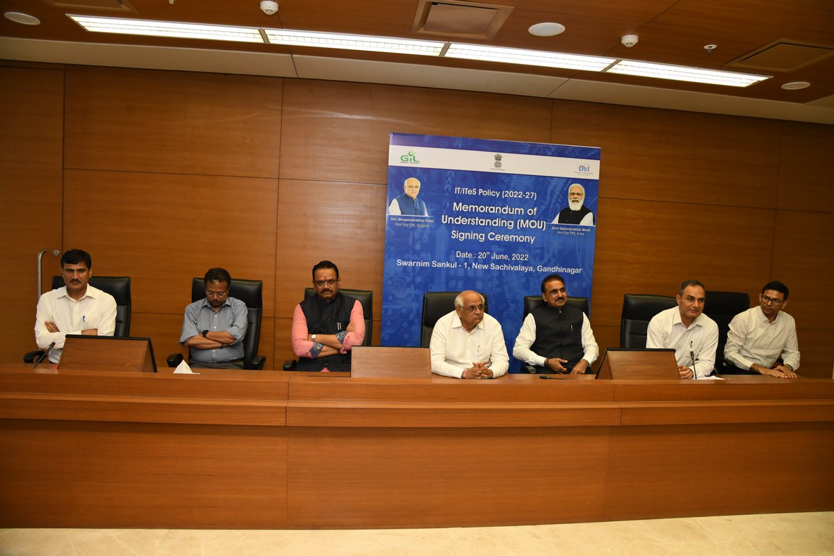 CMO Gujarat tweet media