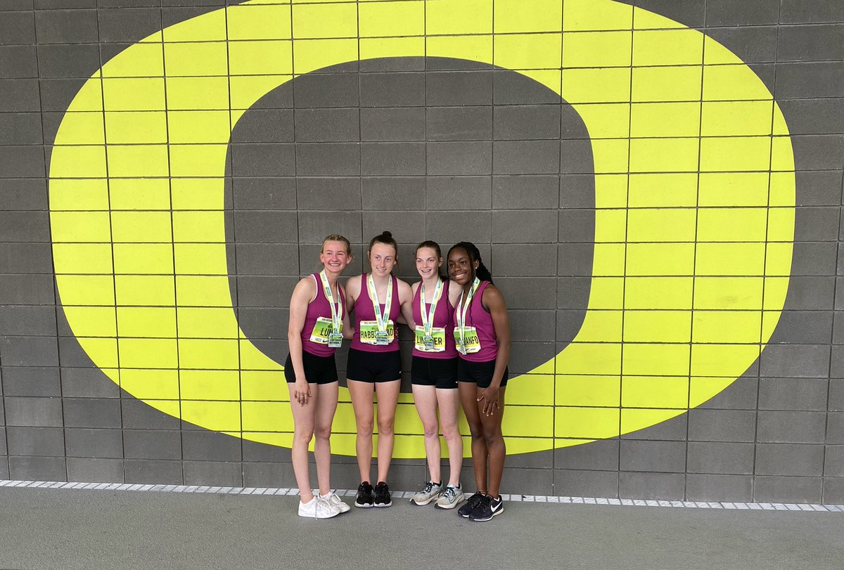 theallenmother's tweet photo. Perfect end to a great season! #trackandfield #running #relays #chstf #girlsrule https://t.co/PKPNzq16qe