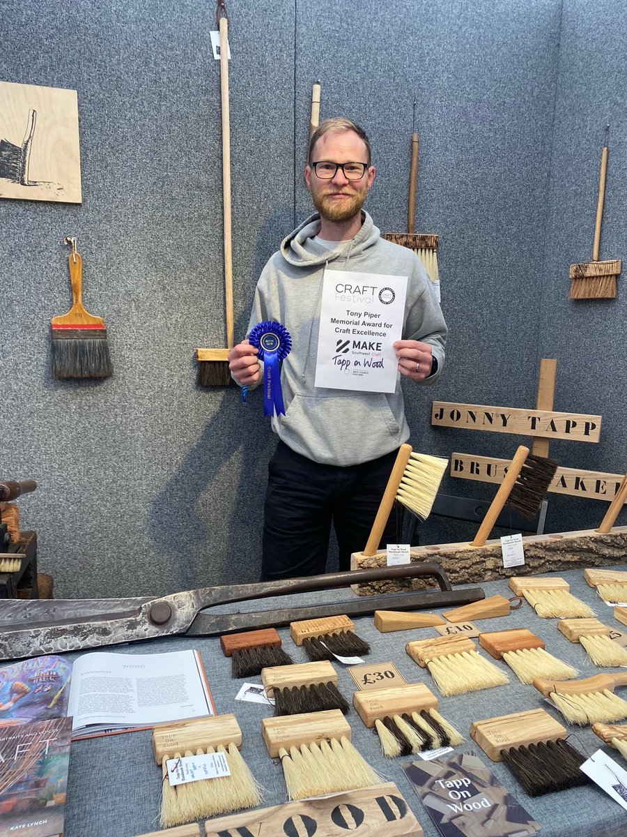 SomersetGuild's tweet image. Congratulations to Guild member Jonny Tapp who was awarded with the Tony Piper Memorial Award for Craft Excellence at the Craft Festival this weekend in Bovey Tracey.  Well done Jonny on this fantastic achievement.  
 #brushmaker #tonypipermemorialaward #woodwork