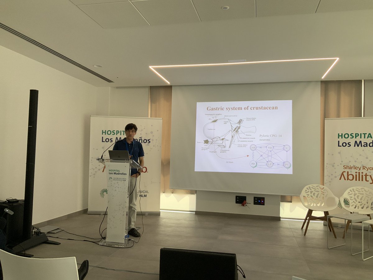 HMadronos's tweet photo. Escuchamos ahora la ponencia del Dr. Pablo Varona, ciencia básica pero con aplicación práctica
Caracterización de secuencias de origen neuronal aplicado a interfaces cerebro-máquina
#HLMSRALAB https://t.co/61OAEubnIr