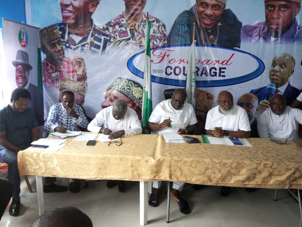 RiversStateAPC1's tweet photo. The State Working Committee of the All Progressives Congress APC, Rivers State chapter,led by Chief, Emeka Beke, today, Monday 20th June,2022 conveyed a meeting of all local government party Chairmen and secretaries ,at the party secretariat in Port Harcourt. https://t.co/zYZZZV7h8X