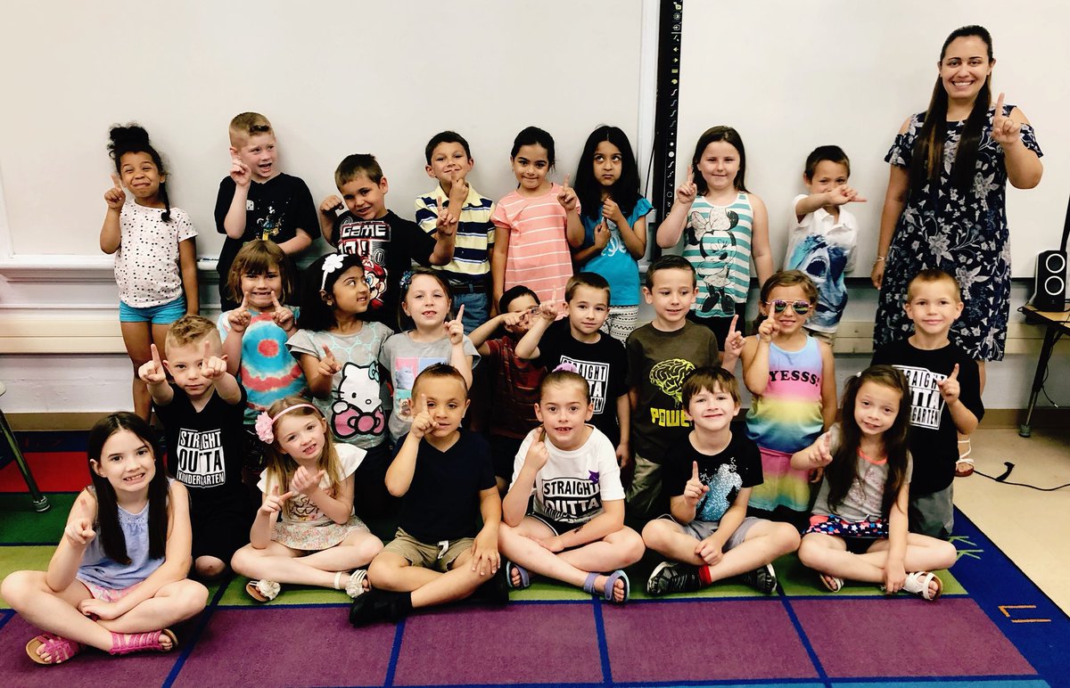domenus1st's tweet photo. Kindergarten ➡️ 4th Grade! 😭💕 

Clapping out another group of my favorite humans today. It is so bittersweet. I can’t wait to see what they accomplish in middle school next year! https://t.co/ZsRjATaqZz