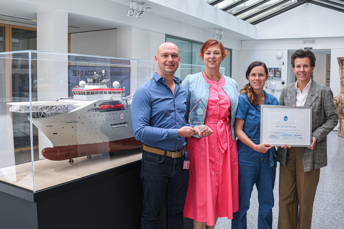 jandenulgroup's tweet photo. #JDNaward • We take action to ban single use #plastics on our #vessels. So far, we have saved 25,088 plastic bottles. In recognition of our efforts, we received the #Waterlogic #Oceansaver #award. Let’s keep our oceans clean! #zerowaste #jandenul #codezeroJDN https://t.co/wuclUD07ID