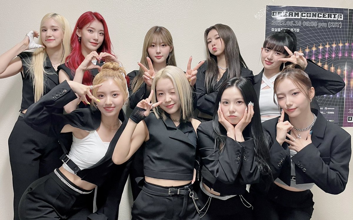 youneugn's tweet photo. clad elegantly in black suits, we were more than ready to burning UP every energies under the marvelous atmosphere on dream concert stage. 🖤 https://t.co/CQ8OTyoBw6