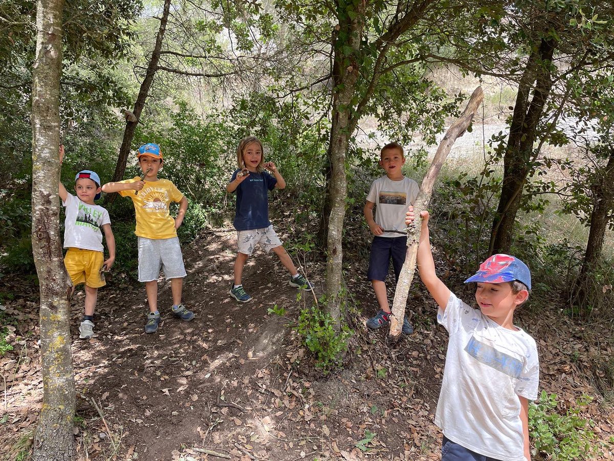 VedrunaTona's tweet photo. D’EXCURSIÓ PEL POBLE! 🌲

Avui els nens i nenes d’Educació Infantil han gaudit d’una sortida de final de curs pel poble.

Quin dia més bonic jugant pels parcs de Tona!

#InfantilEVT #FinalCurs #excursió #intensament https://t.co/wL9V2rmV9s