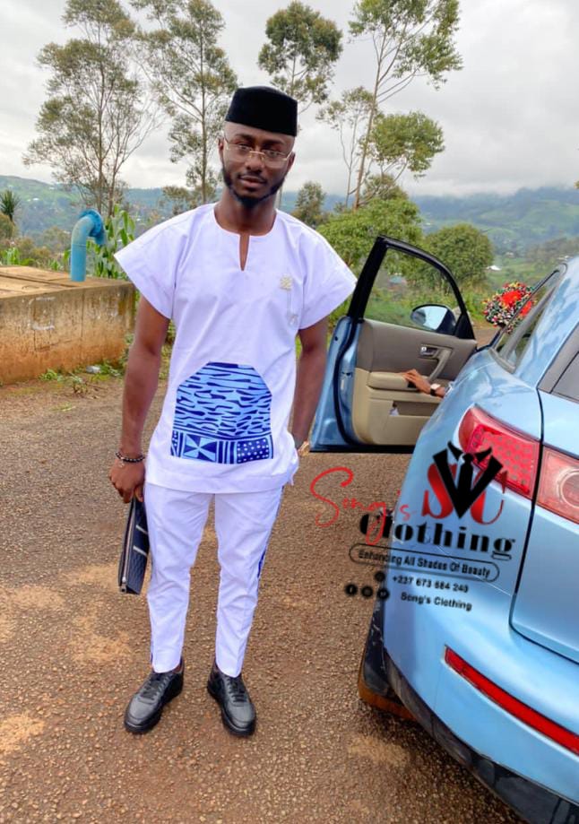Two of my most regular clients. Big bosses..✌🏿✌🏿✌🏿✌🏿✌🏿✌🏿
#SongsClothing.
