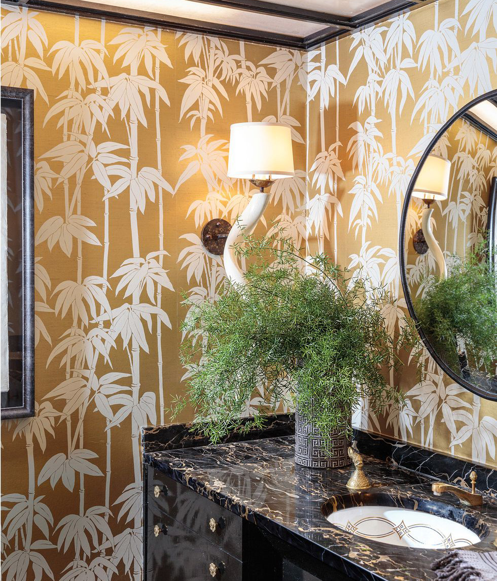 Want to add an original touch in your bathroom? Look no further than this palm printed wallpaper 🌴. More inspo : zcu.io/NSjR