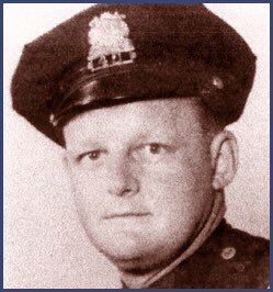 ctneverforget's tweet photo. Never Forget
Sherrold H. Gorton
Norwalk PD
End of Watch:
6/20/1962
To learn more about this hero, please visit https://t.co/TdhSv9rDwf
@CT_PoliceChiefs
@NorwalkCtPD https://t.co/KPmmGr9PA1