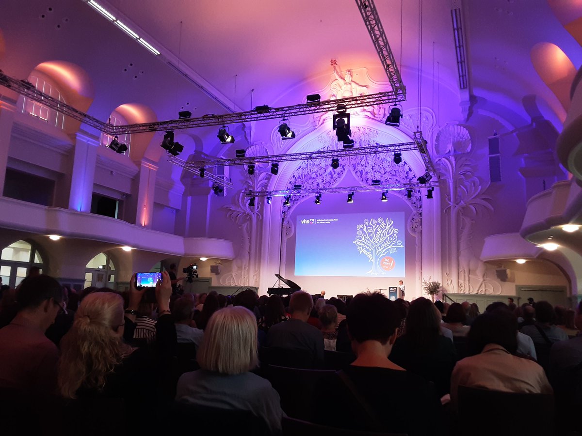 Los geht's, Leipzig! Die vhs Main-Taunus-Kreis freut sich auf die DVV-Tagung, eröffnet von <a href="/akk/">A. Kramp-Karrenbauer</a>. <a href="/vhs_dachverband/">Deutscher Volkshochschul-Verband (DVV)</a> #dvv #vhs #Volkshochschule