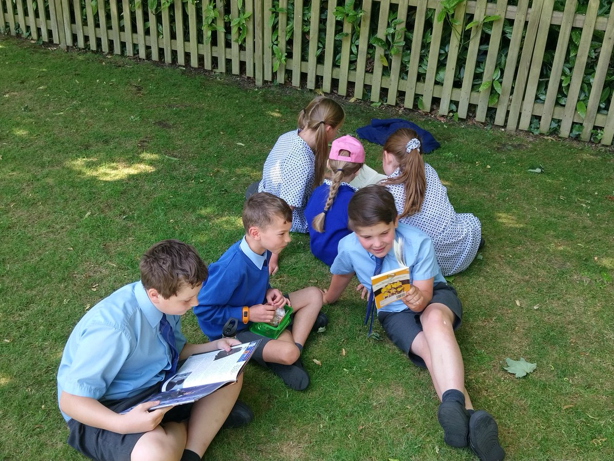 SVPS_News's tweet photo. Year 5 have been sharing stories with their Year 2 buddies as part of our move-up morning!
#Transition #EachCaresForAll https://t.co/MIagJCtVUZ