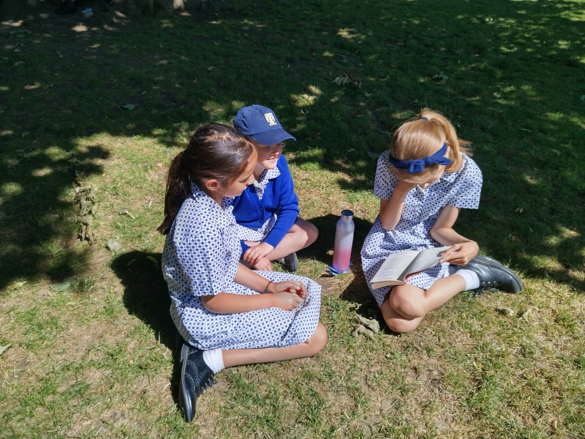 SVPS_News's tweet photo. Year 5 have been sharing stories with their Year 2 buddies as part of our move-up morning!
#Transition #EachCaresForAll https://t.co/MIagJCtVUZ
