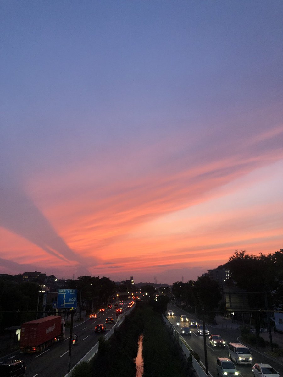 jj6363's tweet photo. 変な雲

#変な雲 https://t.co/Dci6nyXcQI