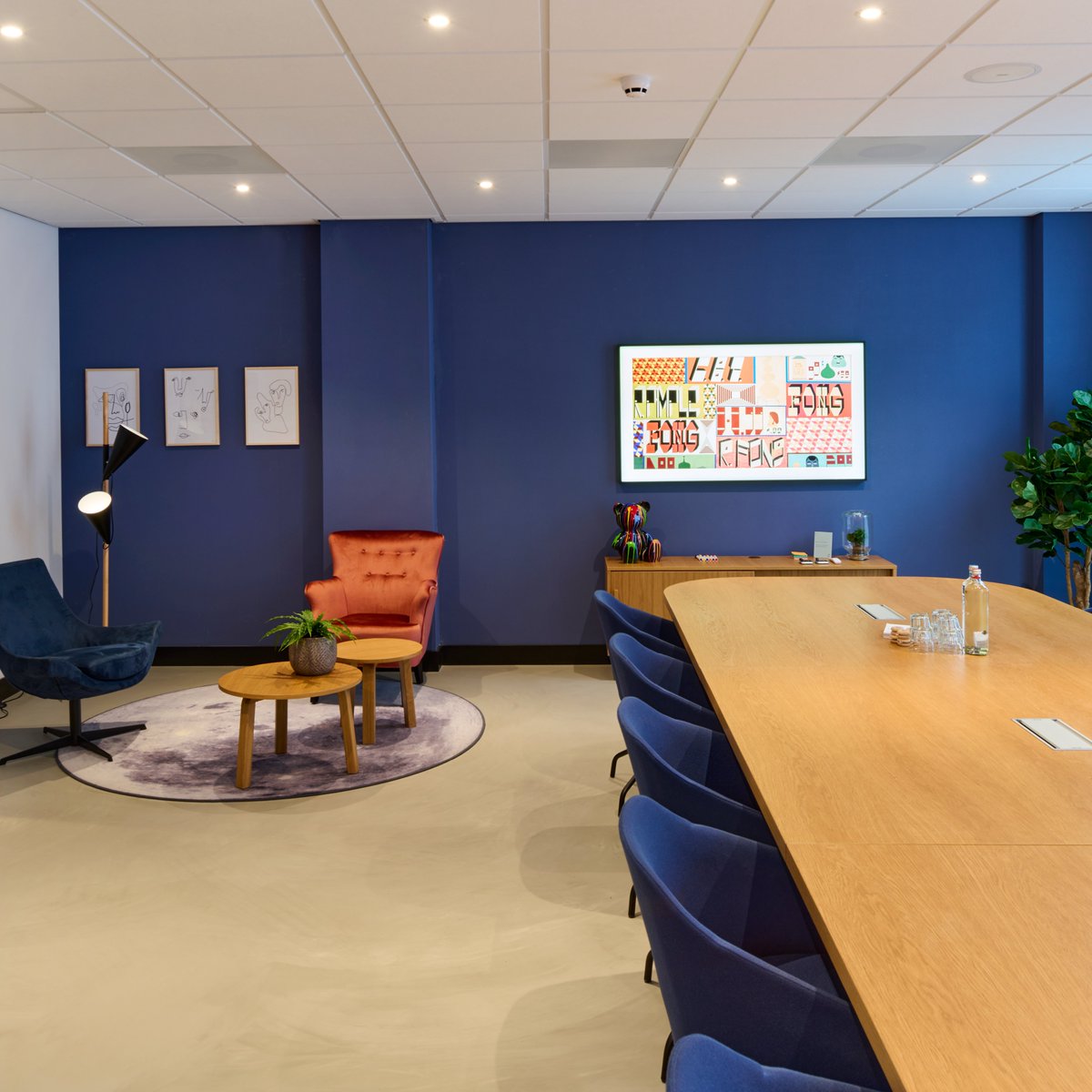 Work in progress!💪 This sharp boardroom gives you the inspirational space to stretch that extra mile. We canʼt wait to see the smile on your face when you get there.

#meetingroom #cityden #workingspace #work #progress #inspirational #office #business #workplace #smile #workhard
