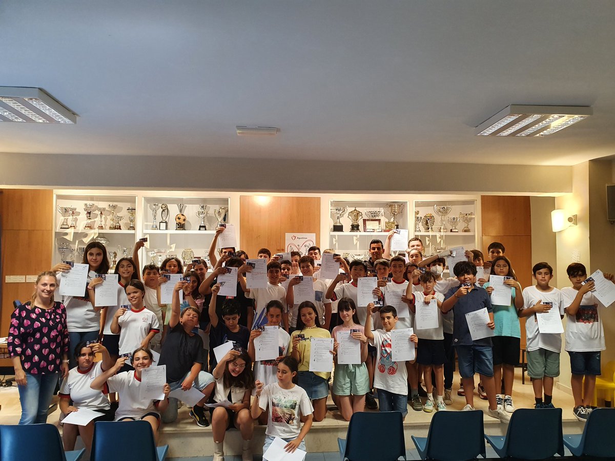CSAgustinCeuta's tweet photo. Nuestros alumnos de 6° de Primaria han recibido hoy los carnets del curso #Ciberexperto que hicieron en noviembre.

Este curso fue impartido por agentes de la #PoliciaNacional

#Agustinos #CSACeuta #Cuídala #InternetSeguro @policia https://t.co/eV908F8AxR