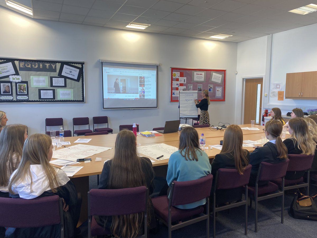 HealthLgs's tweet photo. Mental Health First Aid training well underway this morning with our first S6 cohort @LGS_1183! Highly engaging with open and honest conversations 🗣 Thanks to @DK160472 ⭐️ #MentalHealthMatters https://t.co/fewMzSnlWz