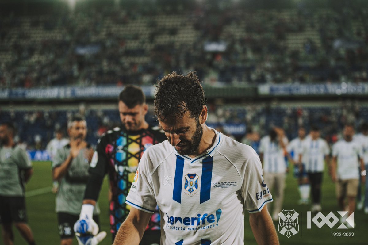 Durísima noche en el HRL. Vienen unos días difíciles,pero estoy convencido q club y afición se levantarán y q el sentimiento que se ha sembrado esta temporada tenga su fruto en la siguiente. Y nuestro Tenerife vuelva a dnde merece estar. Gracias a todos x ls mensajes y el cariño.