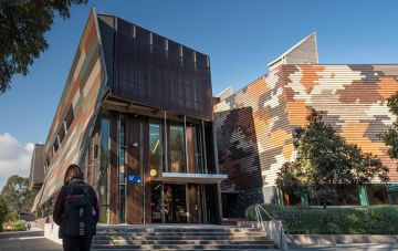 RaphaelleAsh's tweet photo. What a fantastic way to start the summer ☀️🌻
I’m delighted to announce that the
@snsf_ch approved my #PostdocMobility grant application to do a postdoctoral fellowship at the School of Primary and Allied Health Care, Monash University in Melbourne Australia. 🎉🥳
1/3 https://t.co/k4hrdiefZP