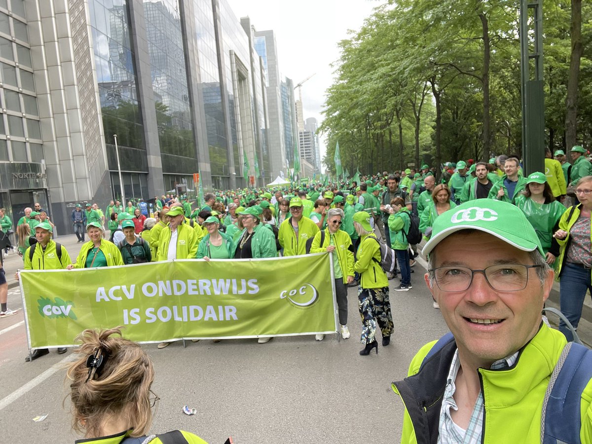 verachtertp's tweet photo. ACV onderwijs is solidair #manif20juni #wegmetloonnormwet https://t.co/oynfmEYkVM @COConderwijs @ACVLimburg @COC_onderwijs https://t.co/CbkmLt3lm9