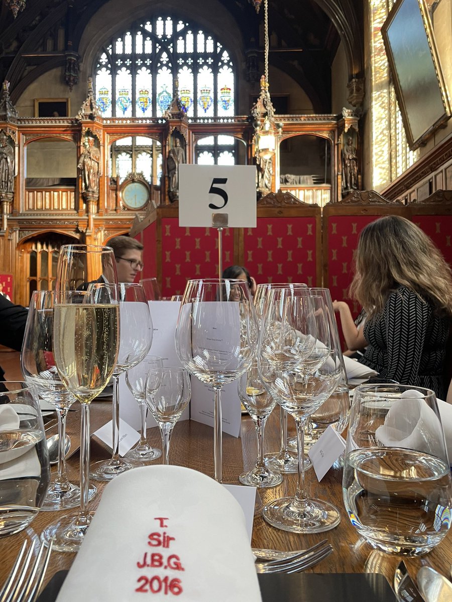 nivenamara's tweet photo. Went to my first black tie event 🎉@lincolnsinn 

What an incredible evening, thank you to everyone involved! https://t.co/i5fAz2w2Uo