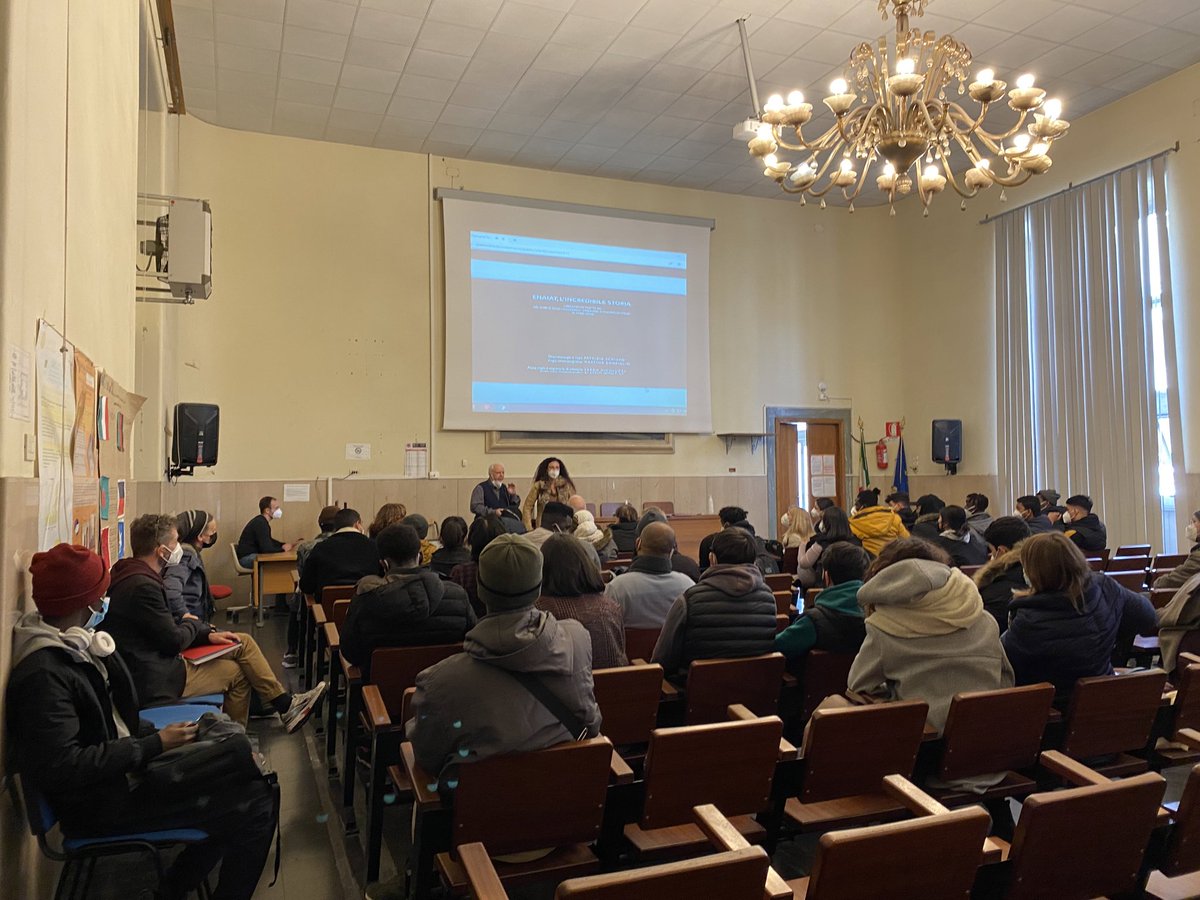 archivetro's tweet photo. @Refugees Come ogni anno il #CPIA4 #Roma si è impegnato sui temi dell’inclusione, #innovazione e #formazione.

Le #culture ci arricchiscono e #IoCiSono con i #rifugiati 💙

#giornatamondialedelrifugiato 
#WithRefugees #20giugno
🎞 film e📘di @fabiogeda su #Enaiat
⤵️
https://t.co/ChpevnJWcq https://t.co/0KNITYIp9Z