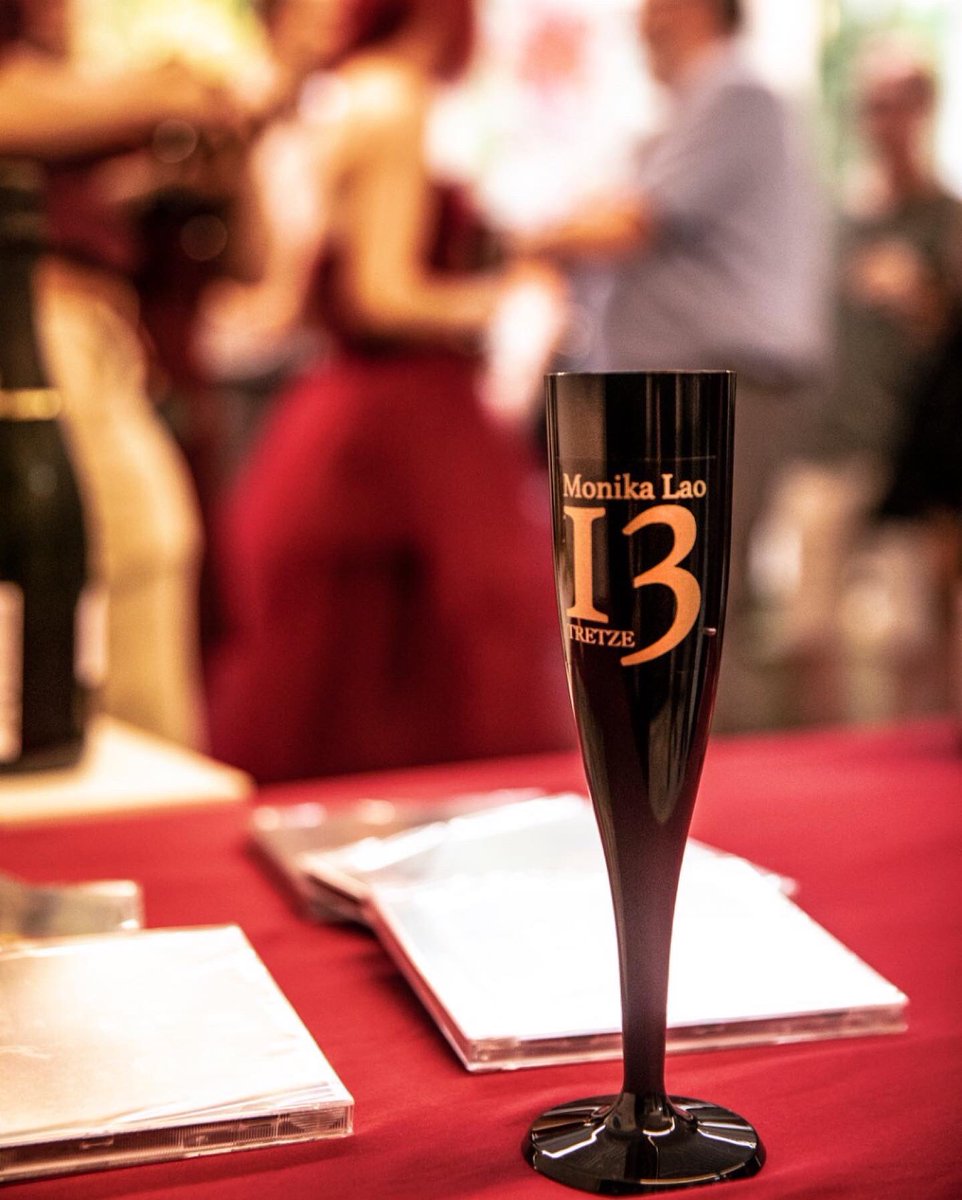 👉🏼Dimarts 14 de juny vaig presentar a la Casa Orlandai el meu primer disc, “Tretze”.🎶

🥰Gràcies a tothom que m’hi va acompanyar.👏🏼

🔜Avui a les 18h em podreu sentir a <a href="/catalunyamusica/">Catalunya Música</a>, on m’entrevistaran i faré una actuació!

#Piano #Dansa #Art #Music #Música #Album #Barcelona