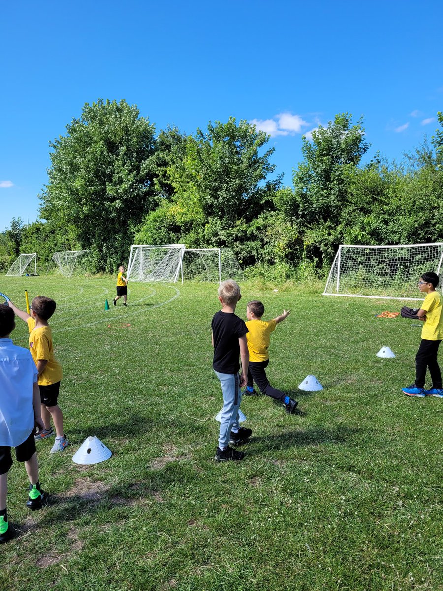 amberEPS's tweet photo. We have had a go at ultimate frisbee this morning @PE_EPS1 @PrimaryElaine https://t.co/kfjRIzIdxj