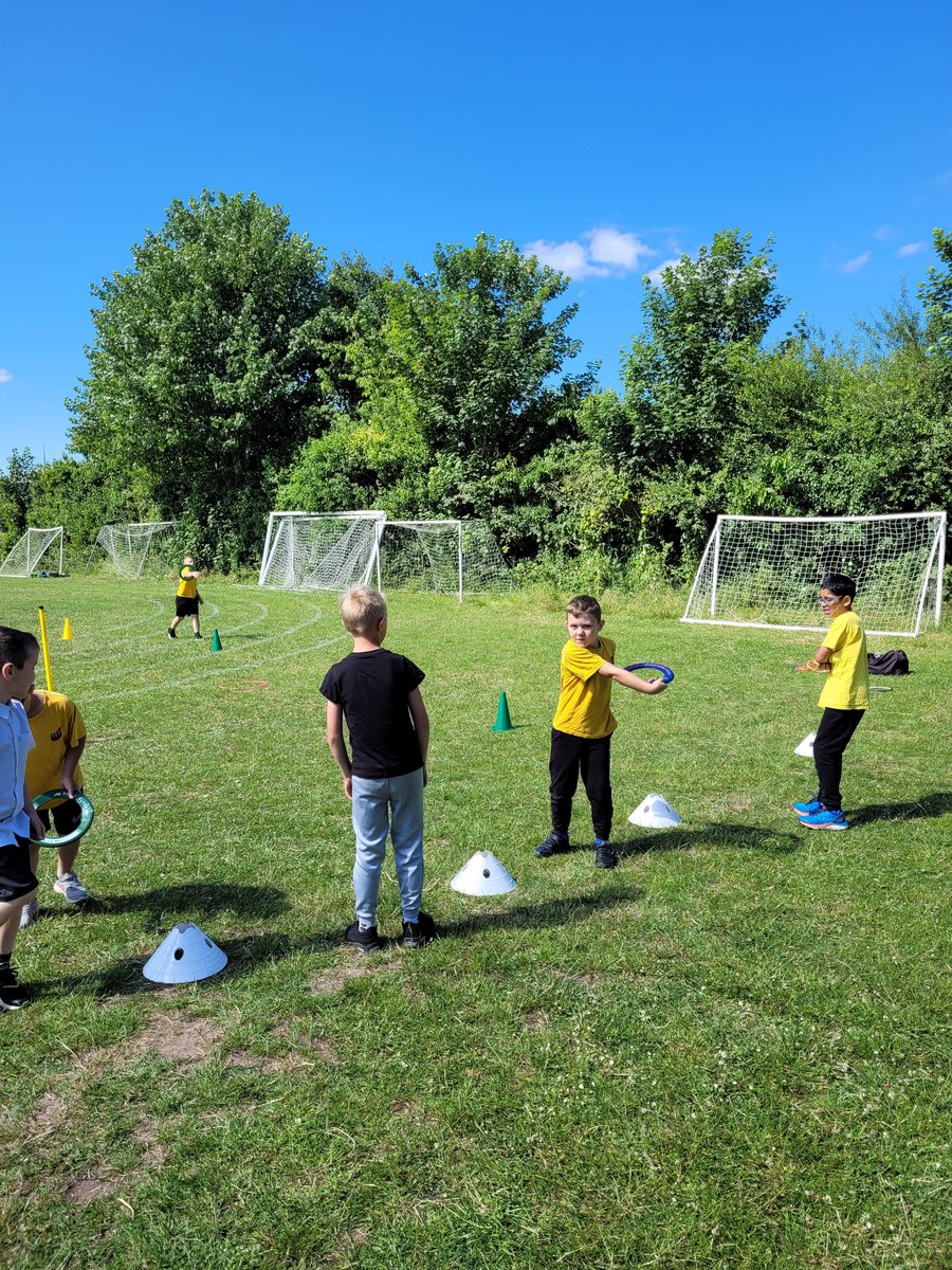 amberEPS's tweet photo. We have had a go at ultimate frisbee this morning @PE_EPS1 @PrimaryElaine https://t.co/kfjRIzIdxj