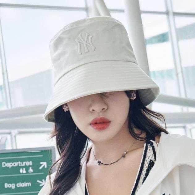 jumzabrandshop's tweet photo. (พร้อมส่ง) MLB Basic W bucket hat หมวกปีกสีครีม 📜📜 Logo NY รุ่นนี้ปีกหมวกกว้างกว่ารุ่นปกติ
Size : 57cm.
💵 Price : 1,790฿ รวมส่ง
📜📜
#หมวกmlb #mlbhat https://t.co/6bwlIkxwzg