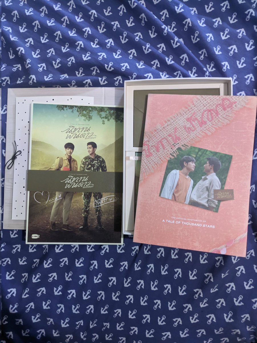 Earthslover's tweet image. My 1000 Stars boxset has finally arrived!!! Thank you @Samoon_PhGo 😭😭♥️♥️♥️

It's so beautiful! ♥️