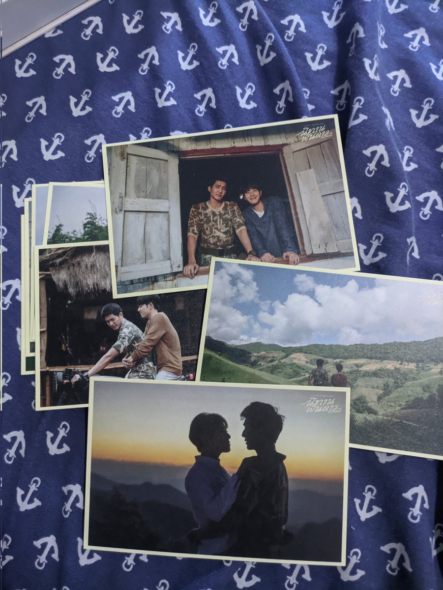 Earthslover's tweet image. My 1000 Stars boxset has finally arrived!!! Thank you @Samoon_PhGo 😭😭♥️♥️♥️

It's so beautiful! ♥️