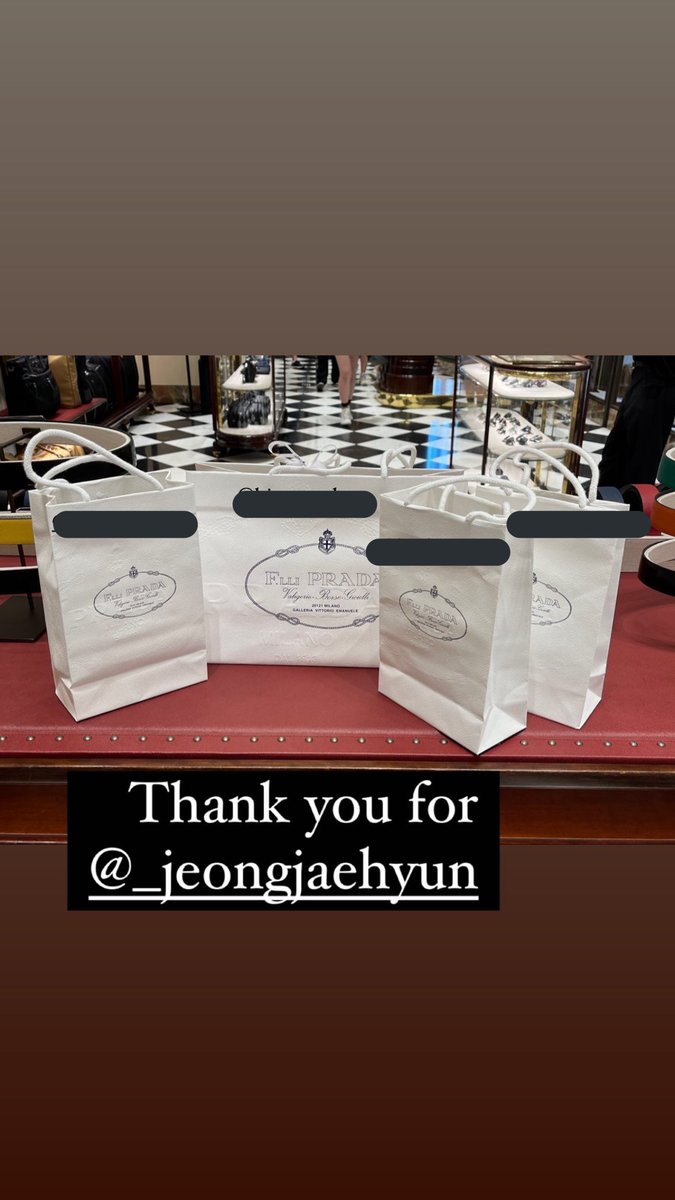 Jaehyun bought Prada collections for his the staffs who come to Milan with him!
