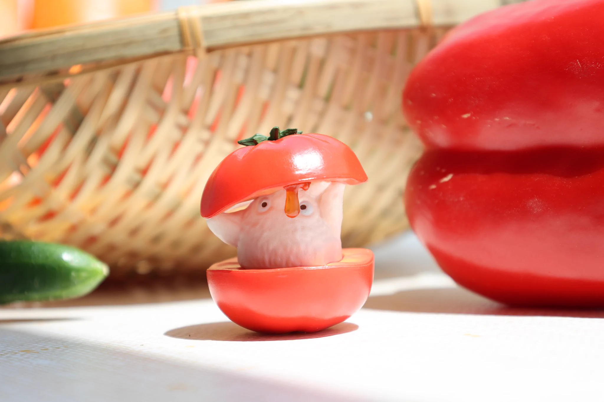野菜と一緒に遊んでいる小トトロ！！可愛すぎるジブリグッズが再入荷です！！