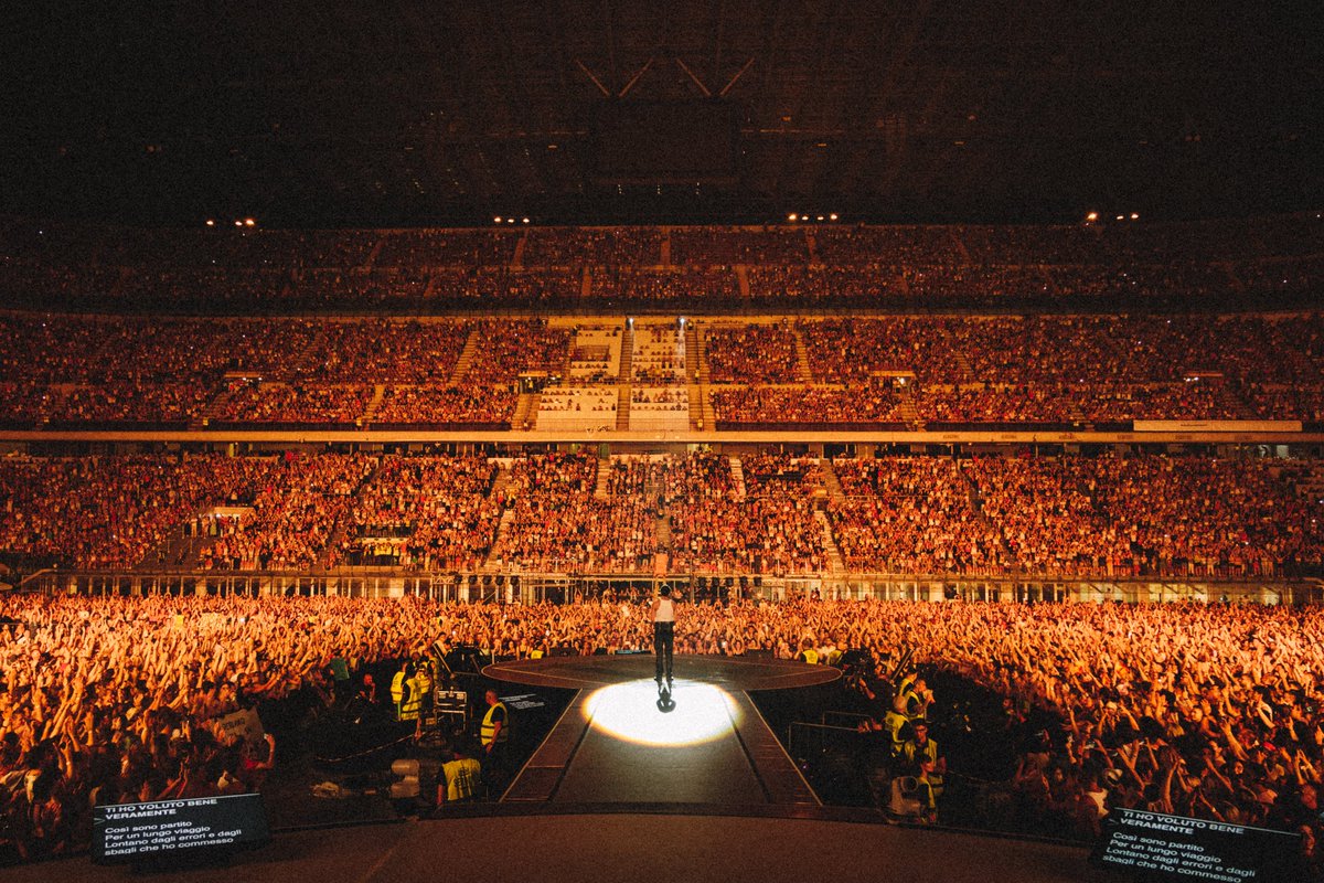 mengonimarco's tweet photo. Milano, San Siro, sold out. 
19 giugno 2022. 
Il senso del viaggio è la meta e il richiamo. 

GRAZIE. https://t.co/whUGGQWFRv