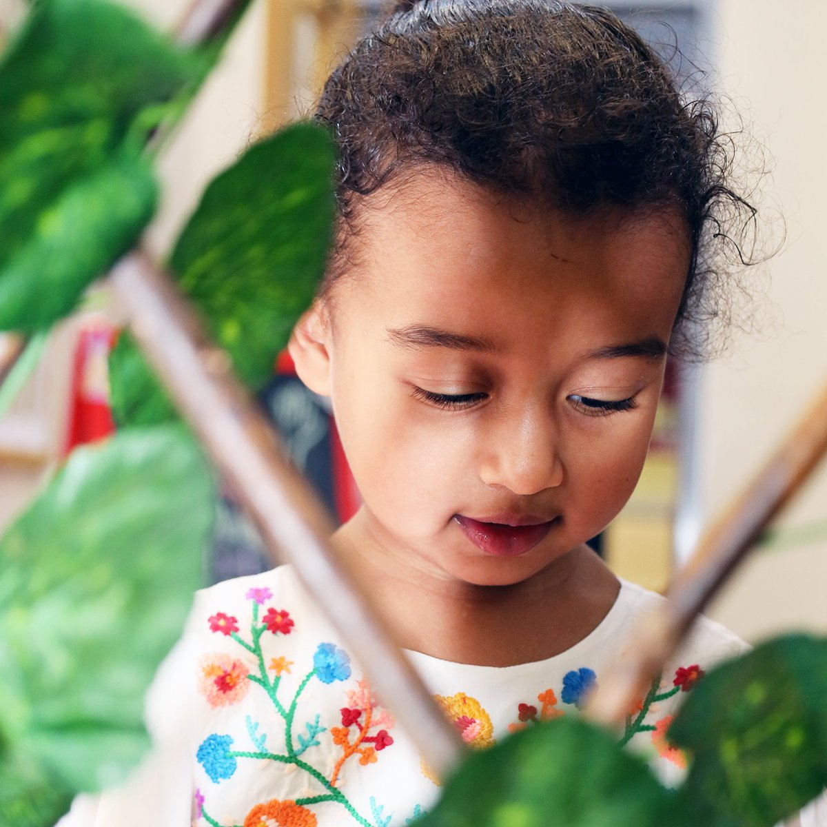 BSAKAbuDhabi's tweet photo. Our youngest students will join the #BSAKCommunity officially next September in our #BSAKNursery classes, so to give them a little sneak peek, they were invited to see their class where they will create memories and lifelong friendships. #BSAKFrienships #BSAKLearning #WeAreBSAK https://t.co/23cJyS0VaX